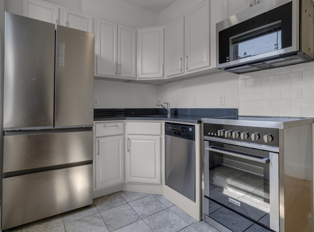 1082 Commonwealth Ave # 304 Property Photo 1