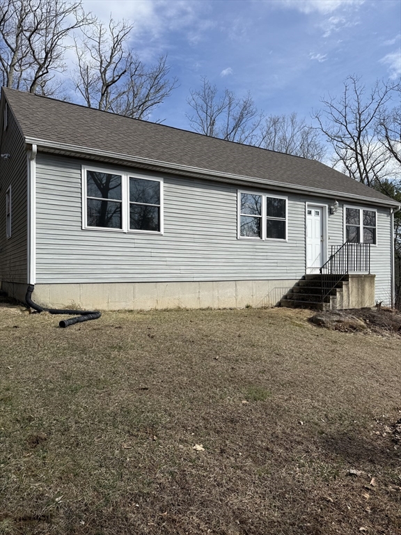 335 Mashapaug Rd Property Photo
