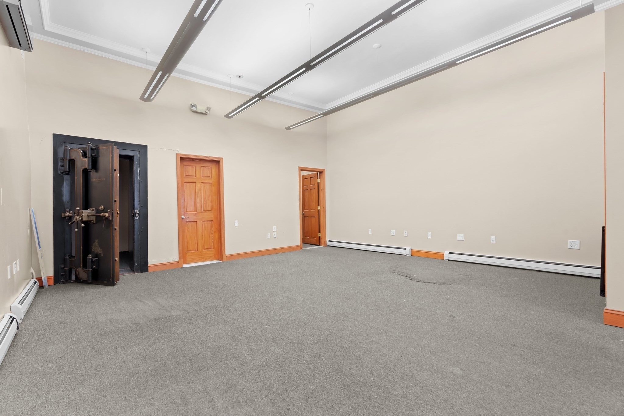23-25 Meridian Street Property Photo 4