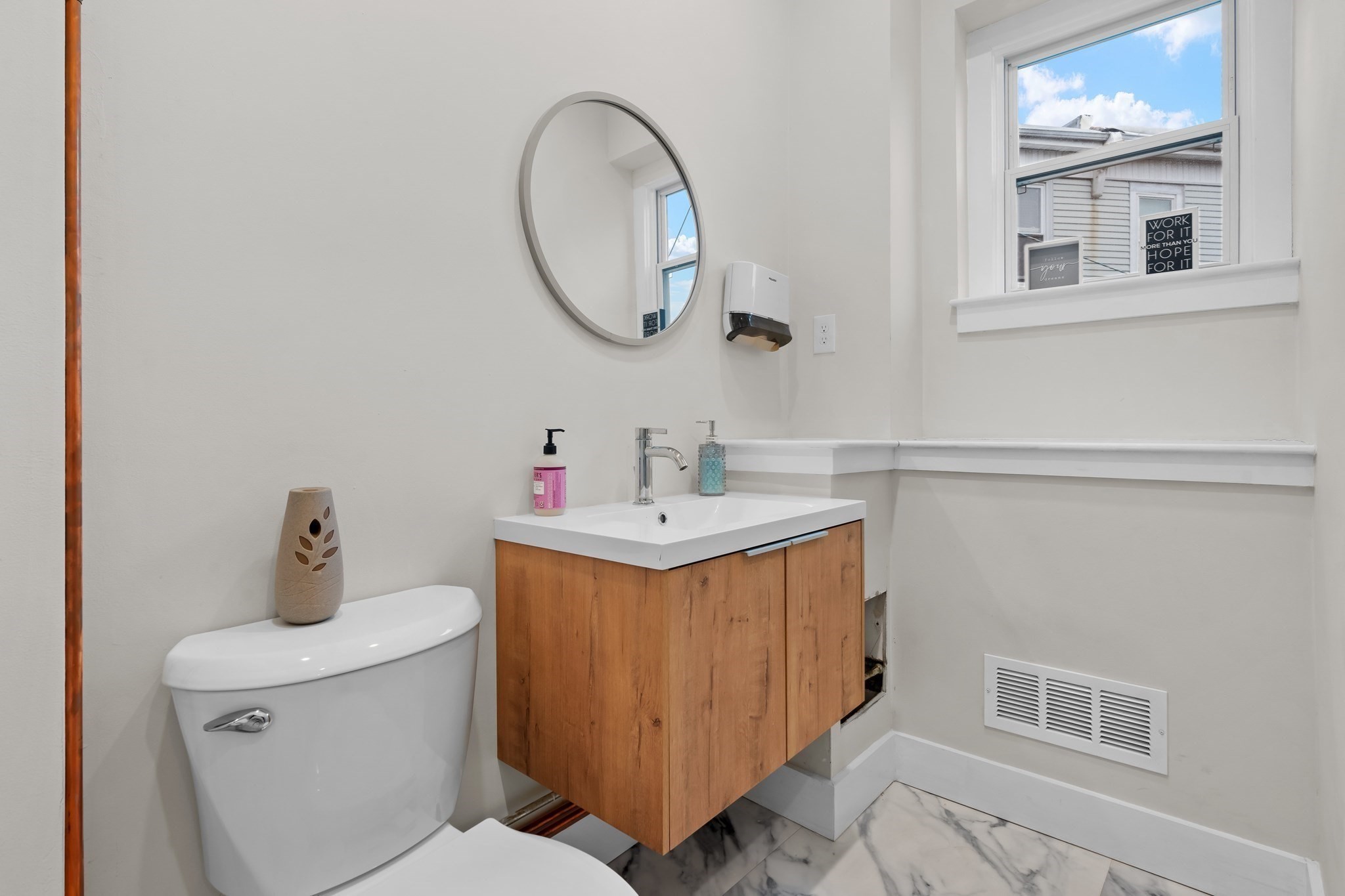 23-25 Meridian Street Property Photo 18