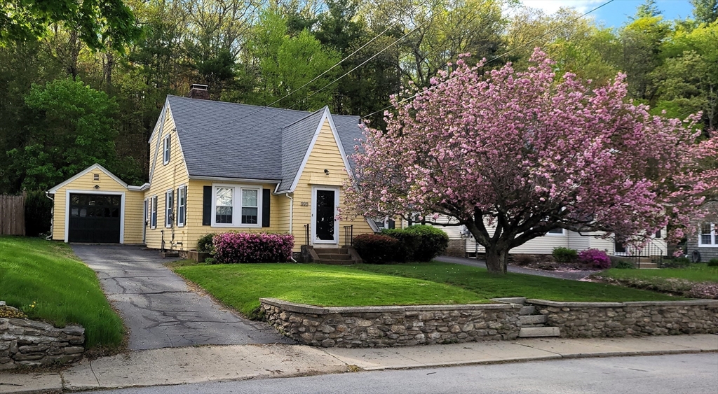 329 Worcester St Property Photo