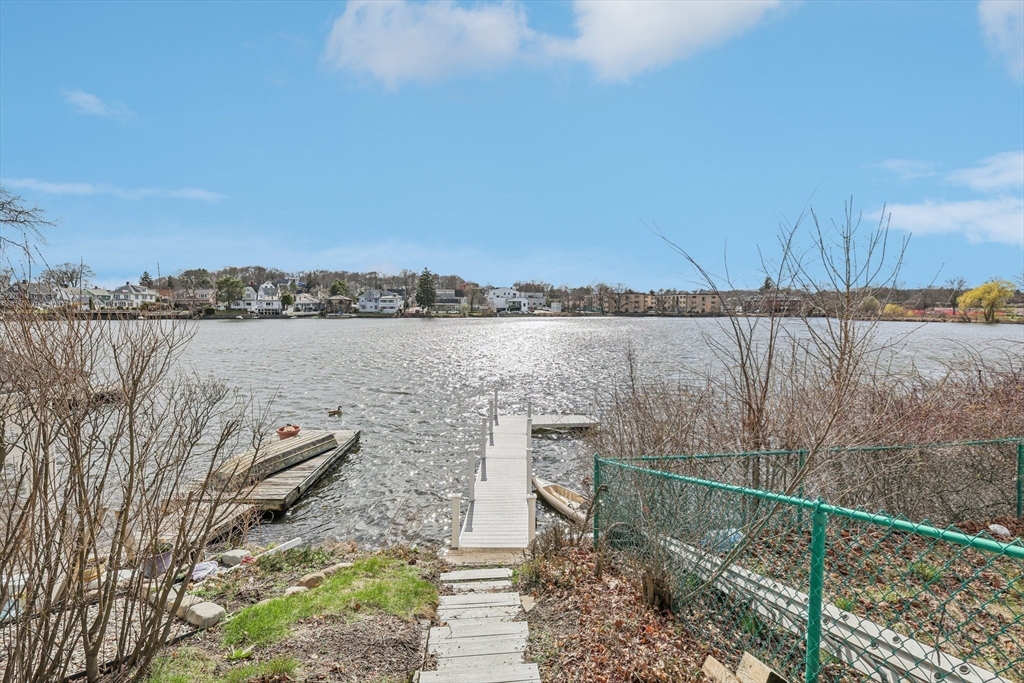 10 Lake View Pl Property Photo 1