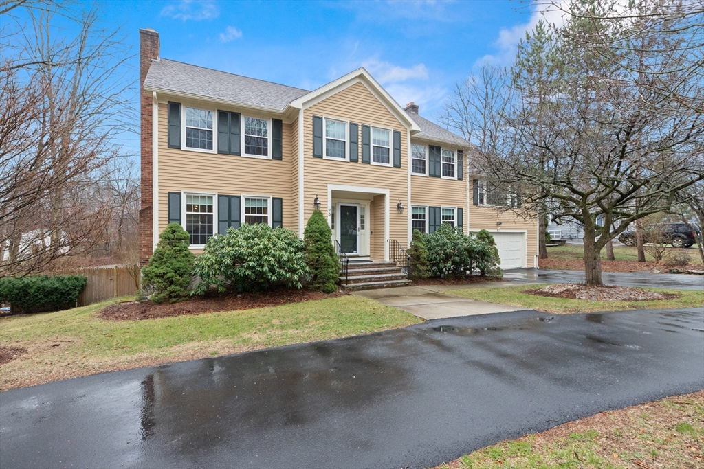 76 Dascomb Rd Property Photo