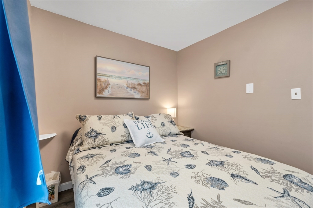8 Island Path Property Photo 16
