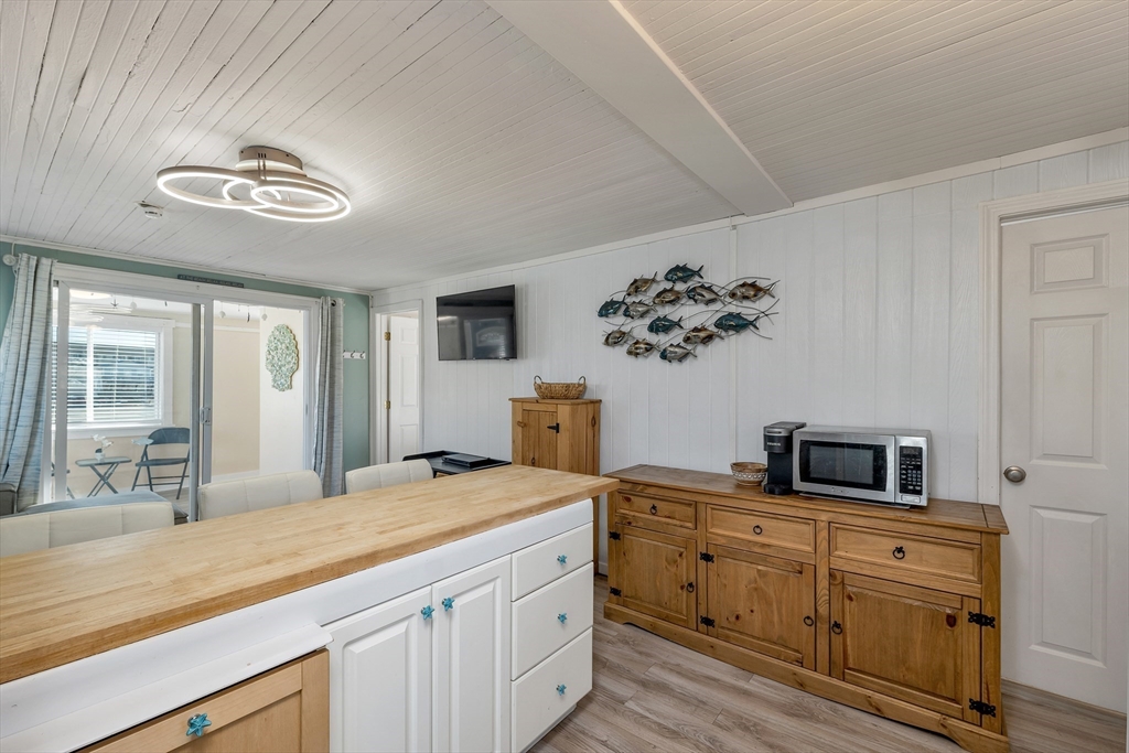 8 Island Path Property Photo 28