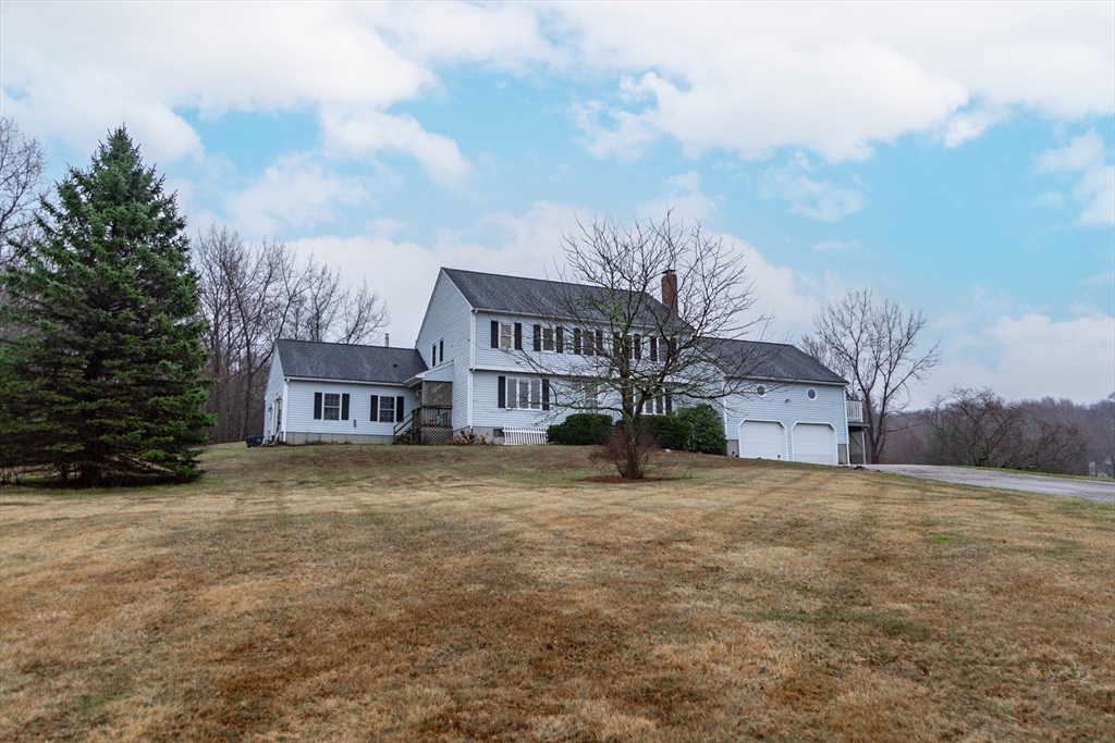 14 Carpenter Hill Rd # A Property Photo 1