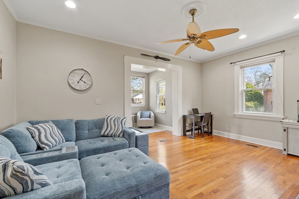 33 Auman St Property Photo 17