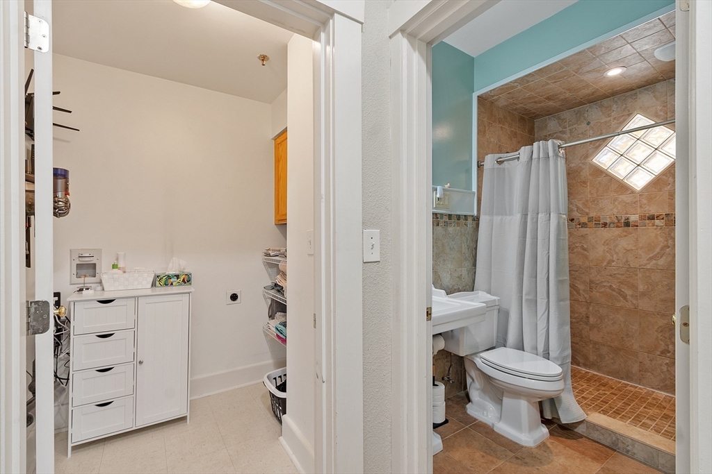 33 Auman St Property Photo 35