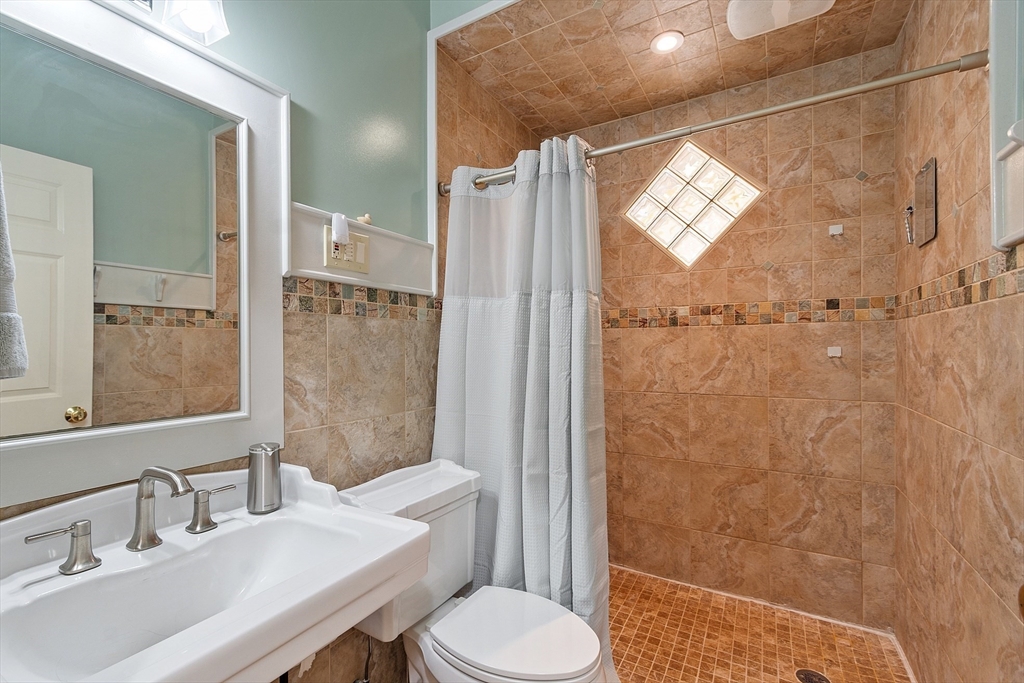 33 Auman St Property Photo 36