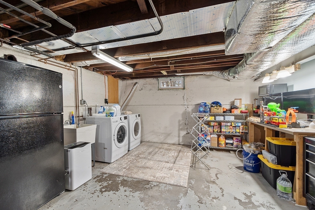 33 Auman St Property Photo 40