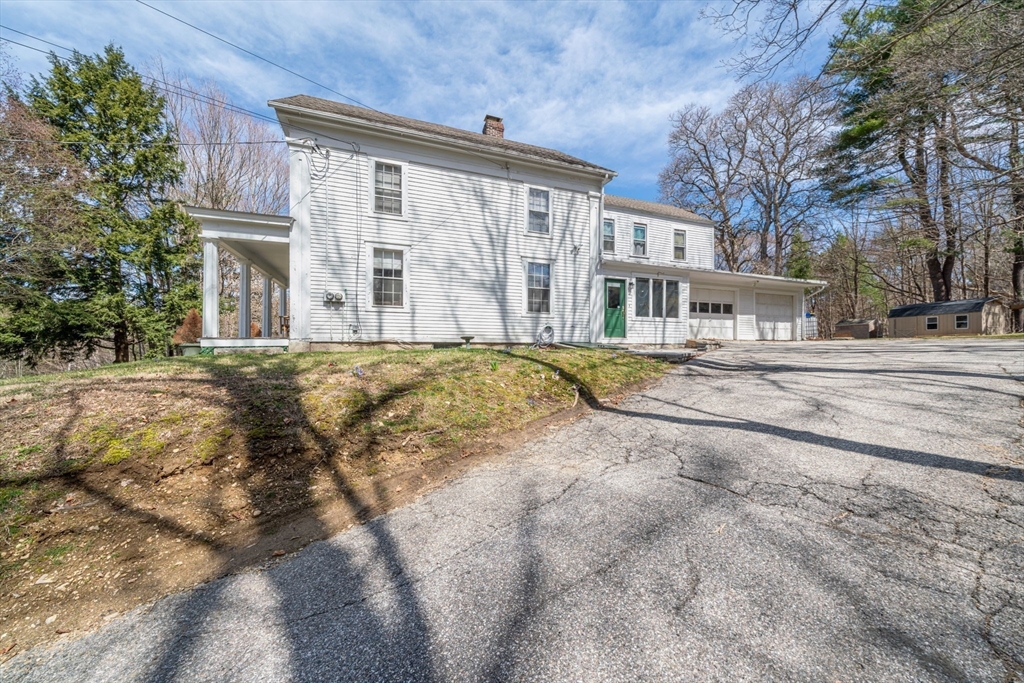 400 N Woodstock Rd Property Photo