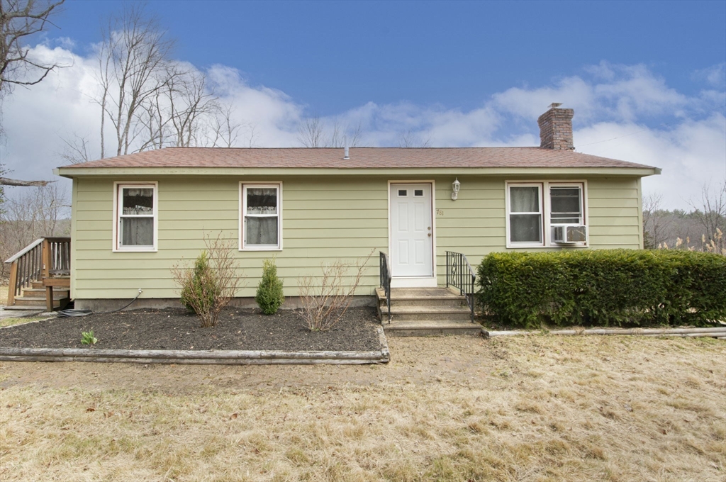 781 Ashland Ave Property Photo