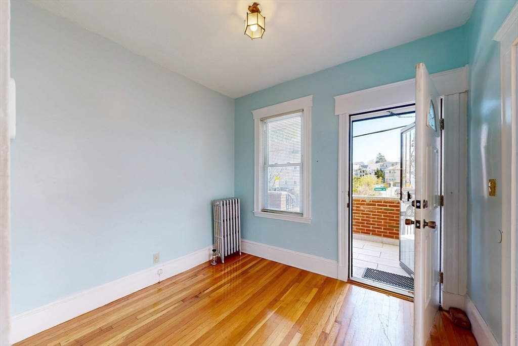 139 Selden St Property Photo 6