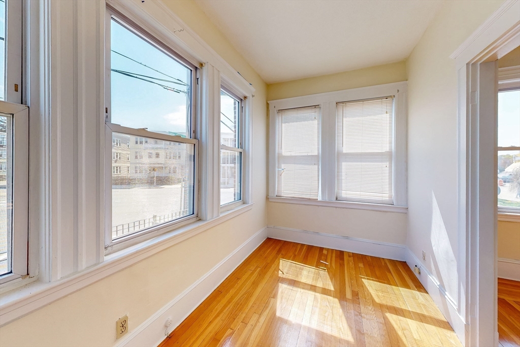 139 Selden St Property Photo 7