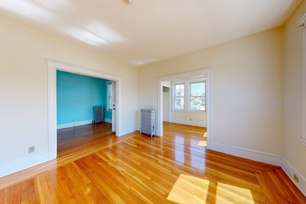 139 Selden St Property Photo 10