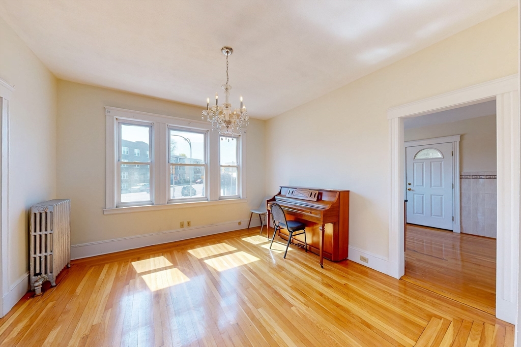 139 Selden St Property Photo 13