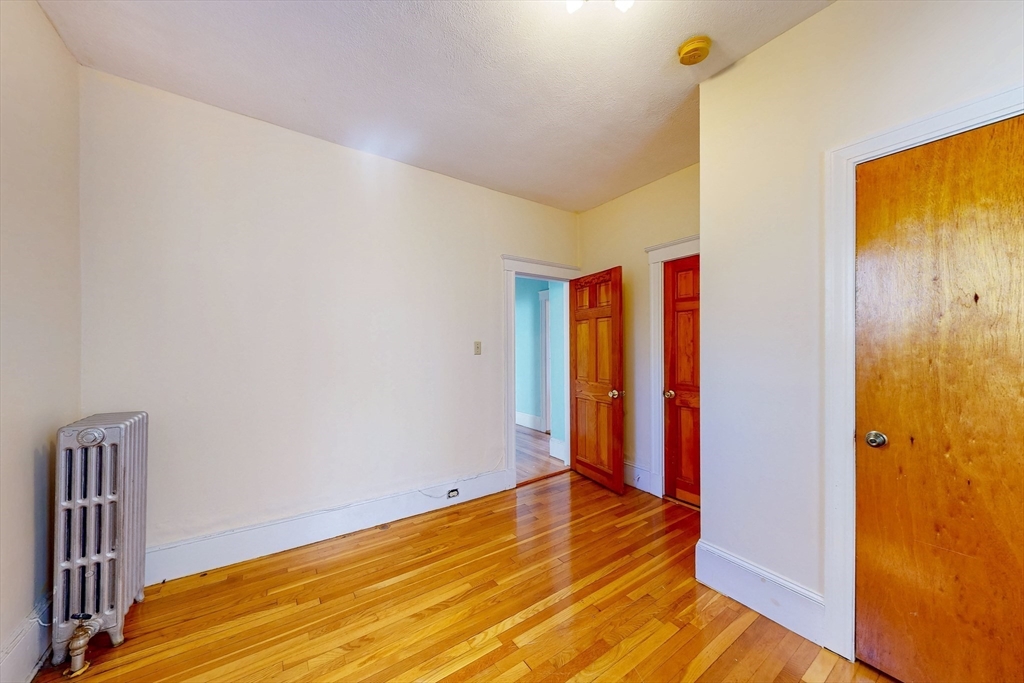 139 Selden St Property Photo 15