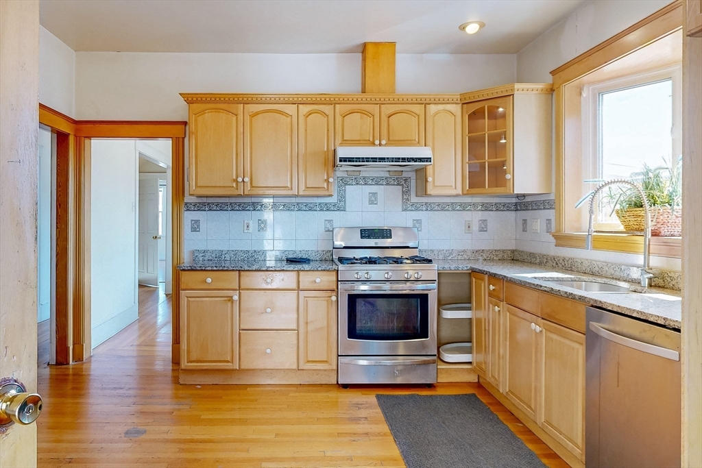 139 Selden St Property Photo 23
