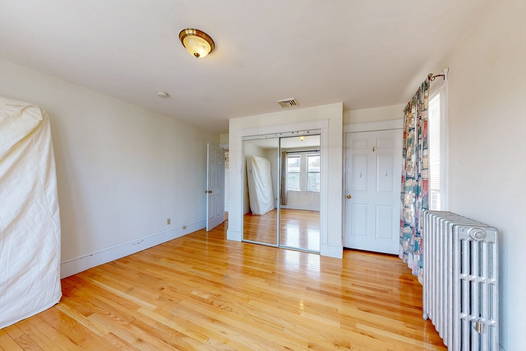 139 Selden St Property Photo 35