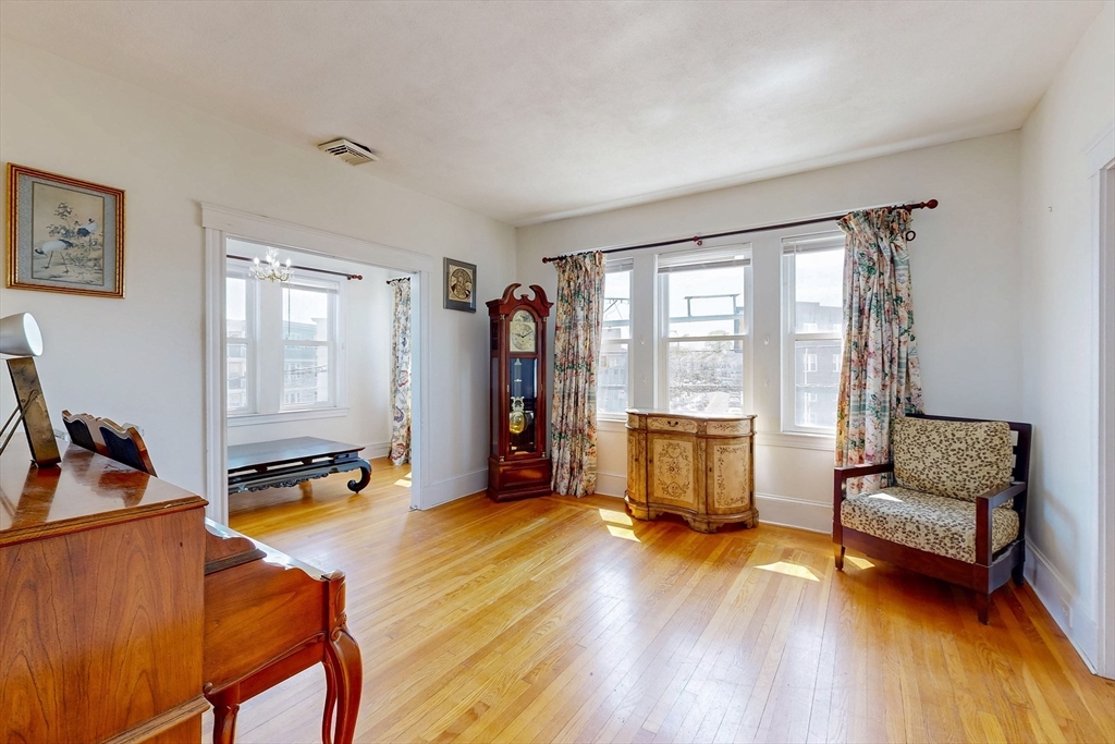 139 Selden St Property Photo 37