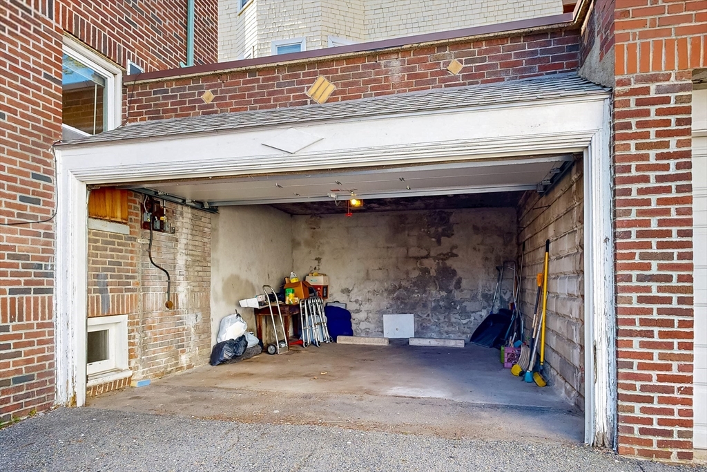 139 Selden St Property Photo 42