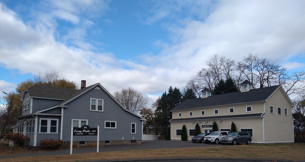 26 Russell St # B Property Photo 1