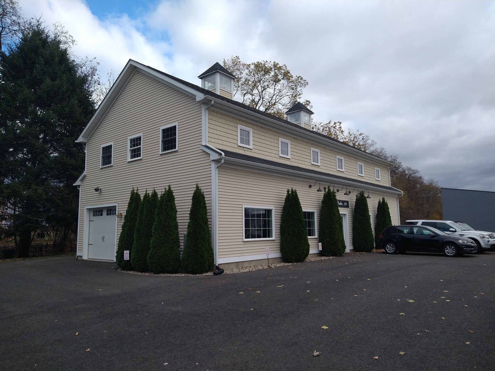 26 Russell St # B Property Photo 2