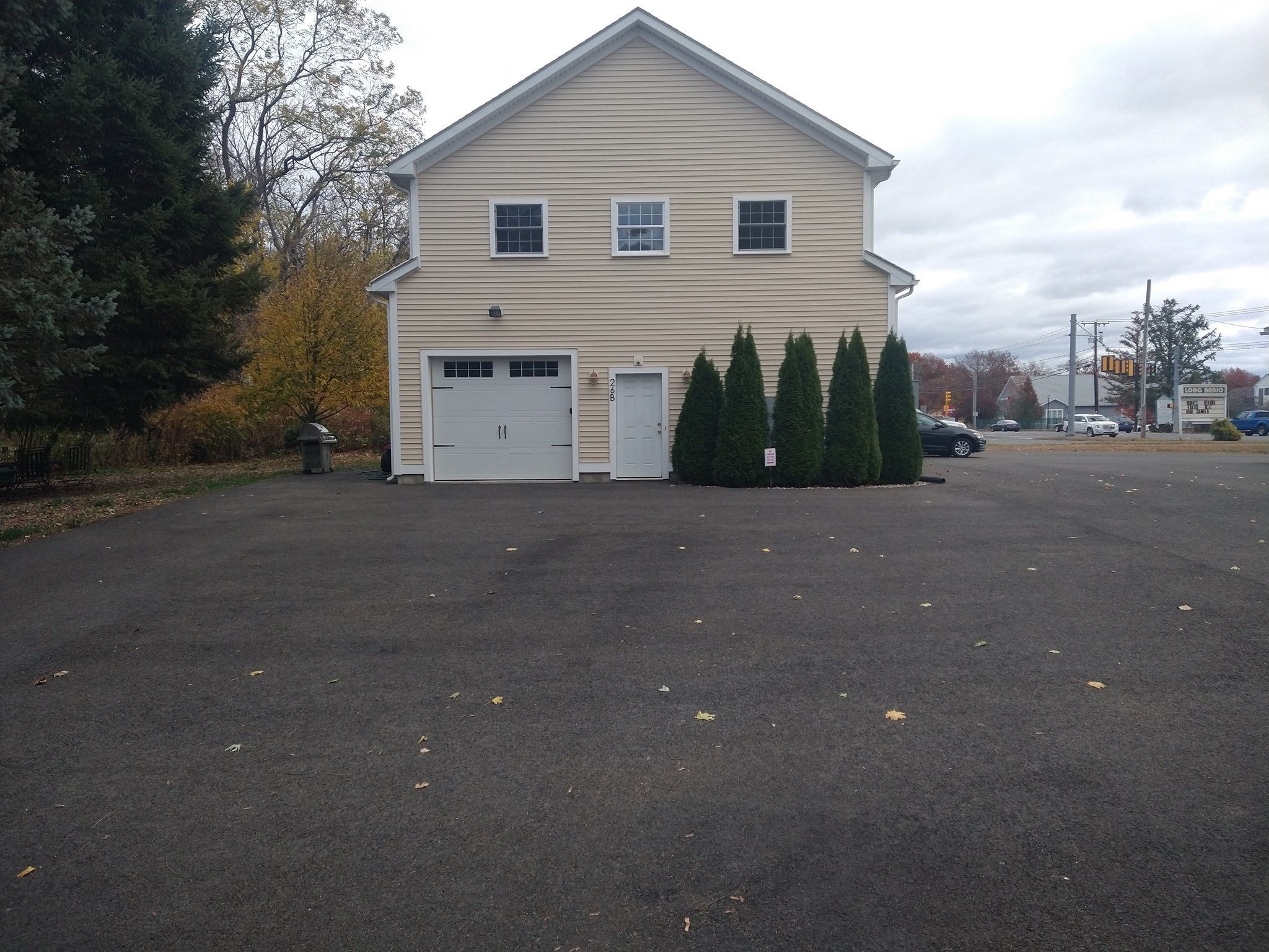 26 Russell St # B Property Photo 3
