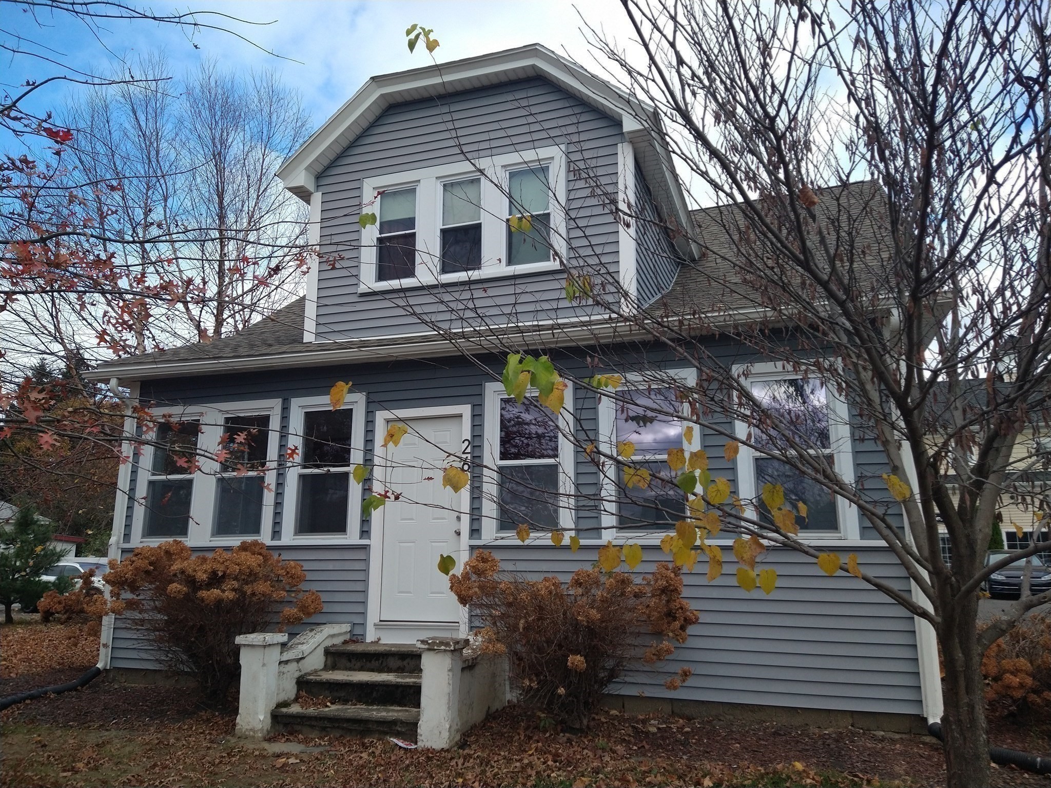 26 Russell St # B Property Photo 8