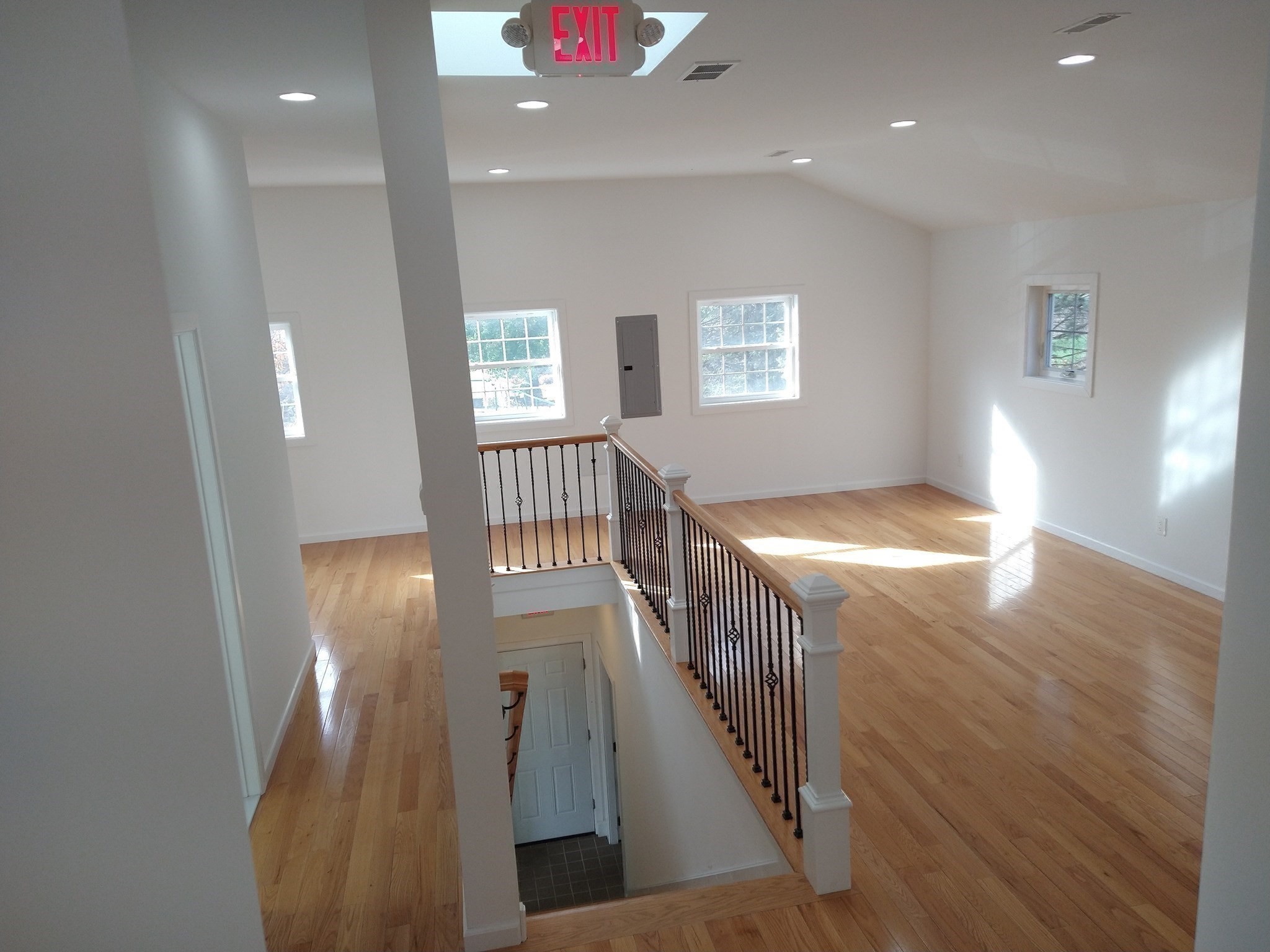26 Russell St # B Property Photo 10