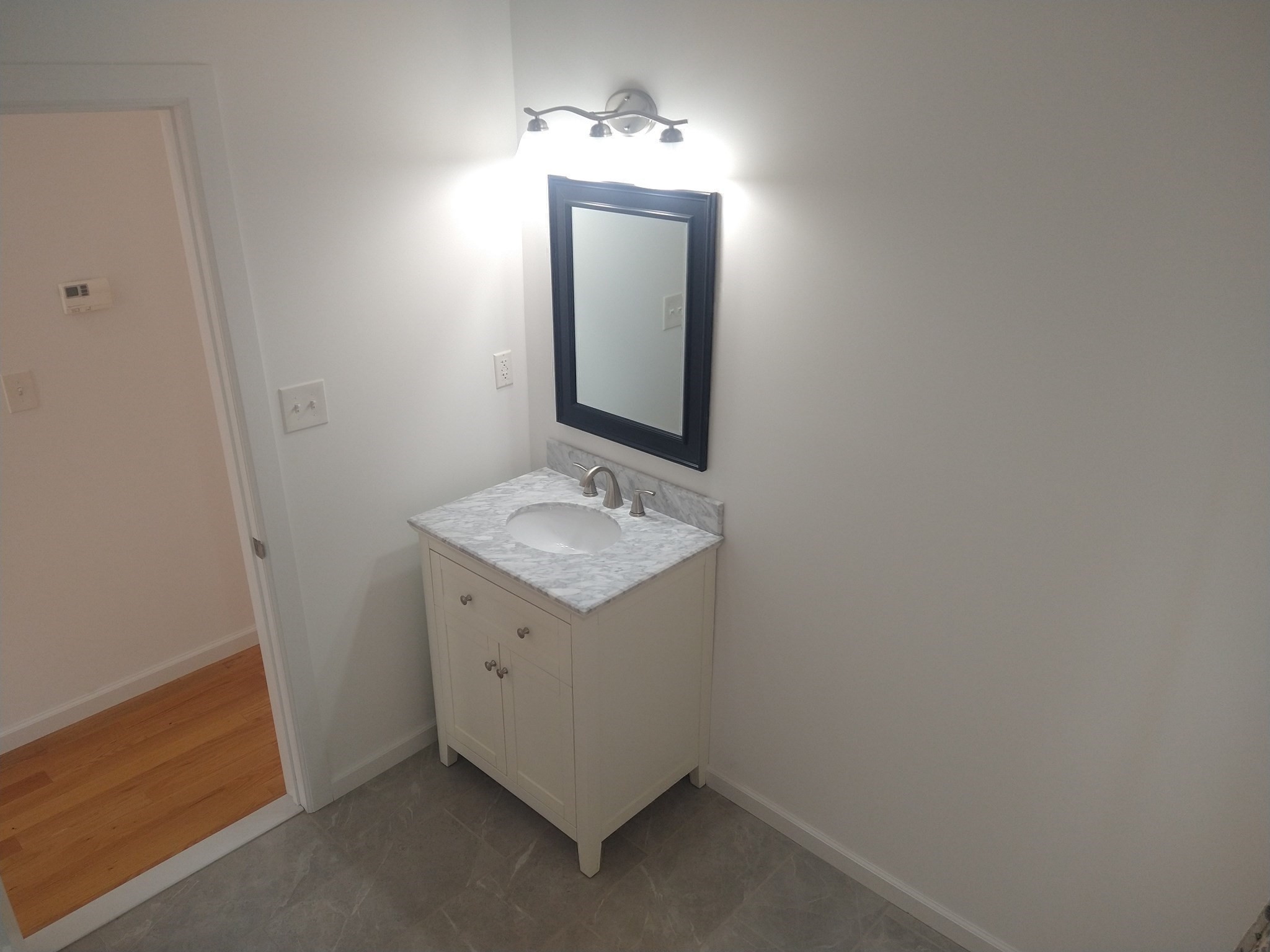 26 Russell St # B Property Photo 16
