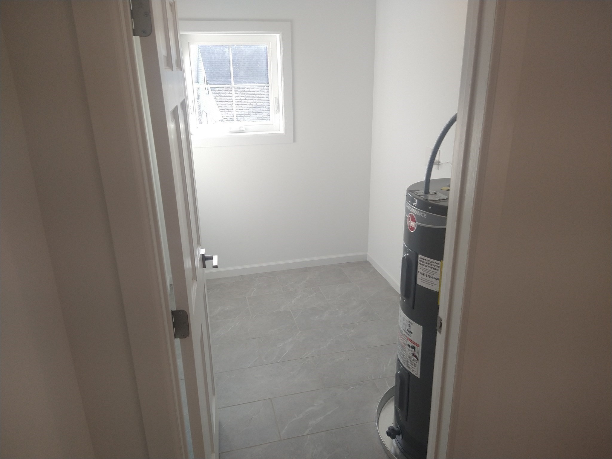 26 Russell St # B Property Photo 17