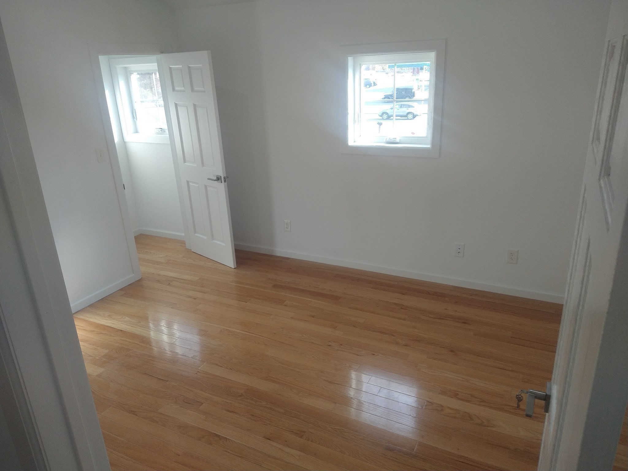 26 Russell St # B Property Photo 19