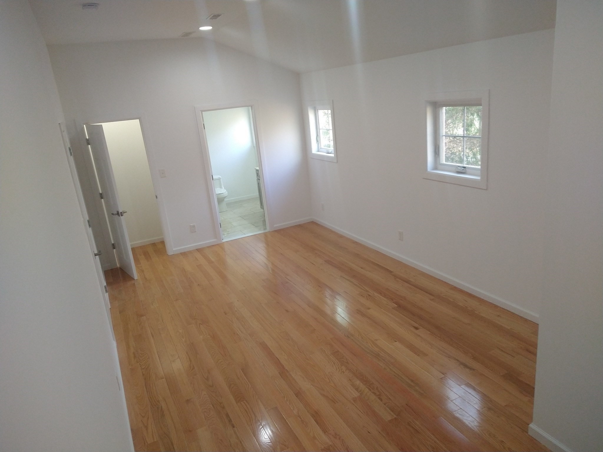 26 Russell St # B Property Photo 21