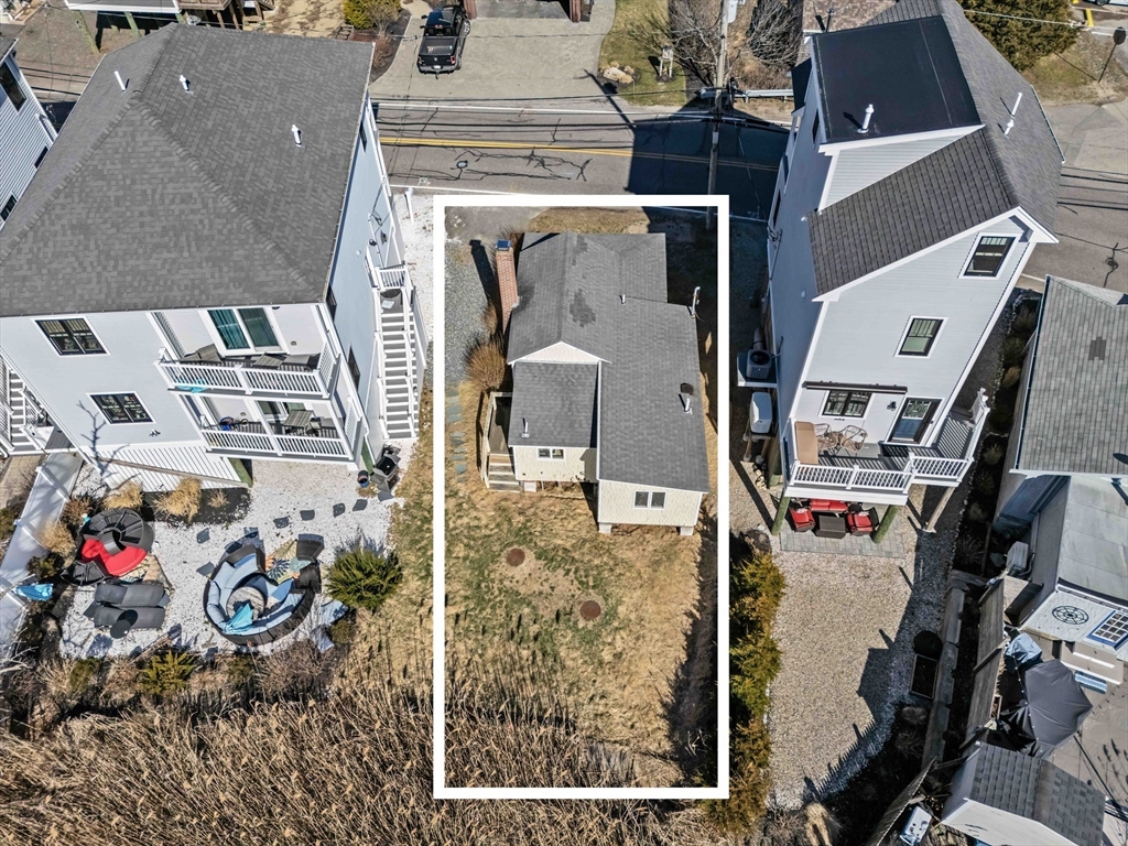 1177 Ferry St Property Photo 2