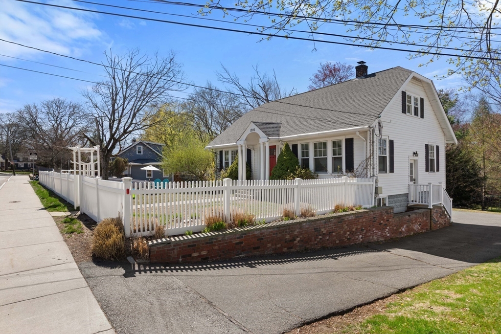 1206 Concord St Property Photo 1