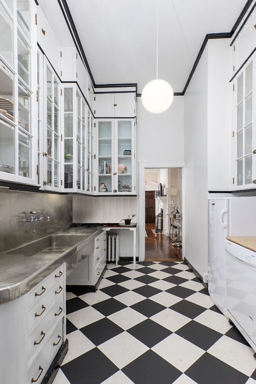 93 Beacon Street Property Photo 18