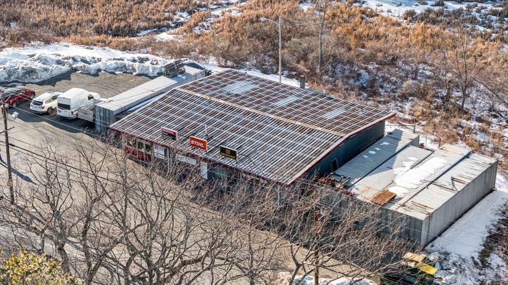 746 Amesbury Road Property Photo 4