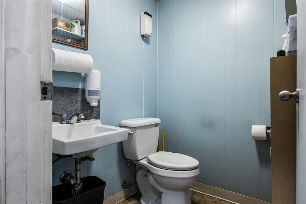 746 Amesbury Road Property Photo 12
