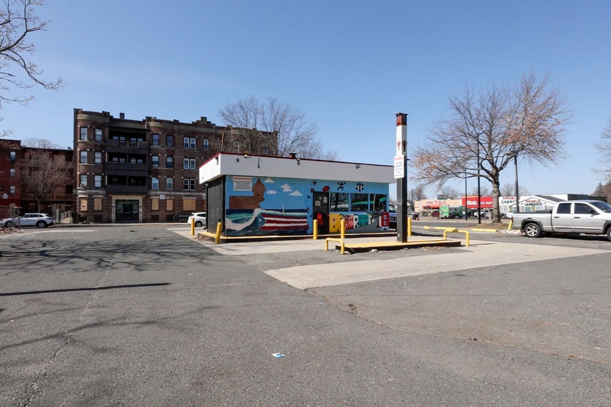 671 State St Property Photo 1