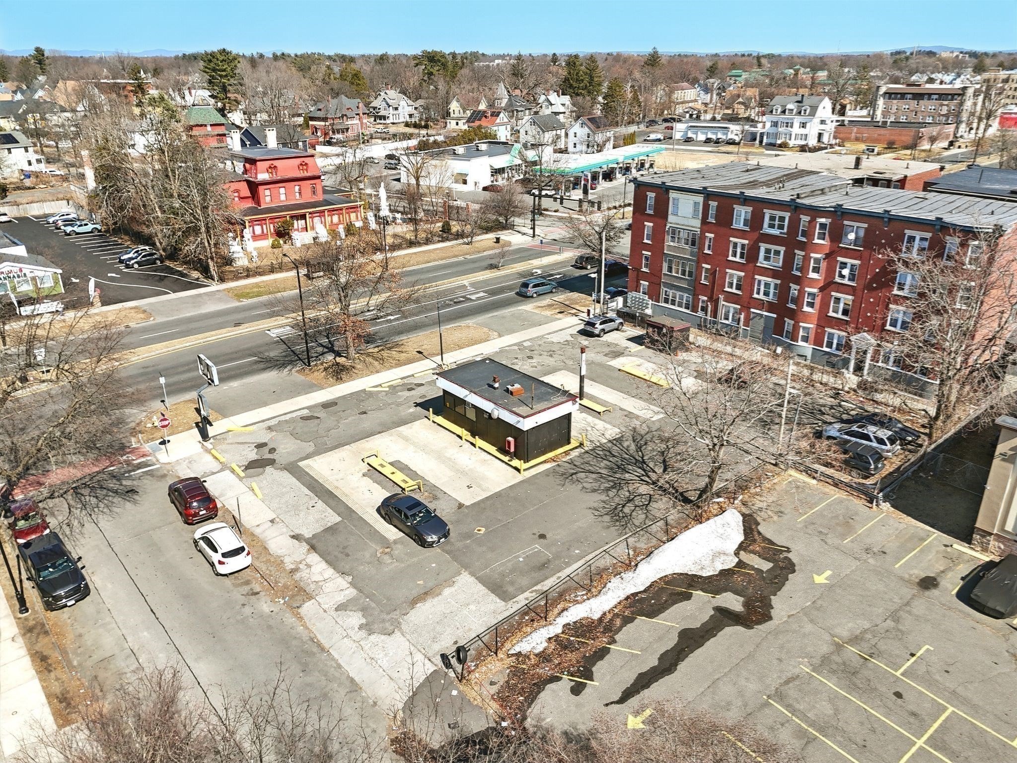 671 State St Property Photo 8