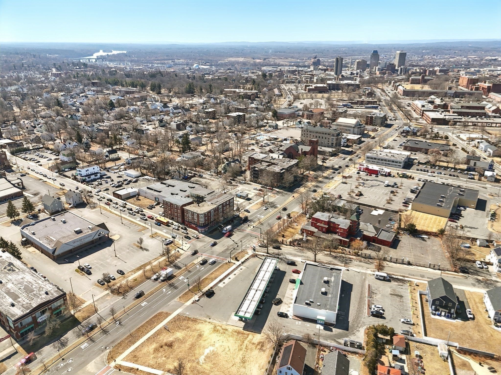 671 State St Property Photo 11