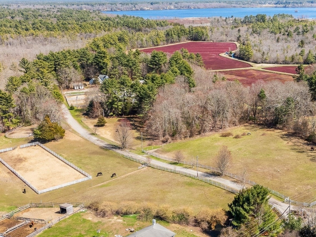714 Snipatuit Rd Property Photo 1