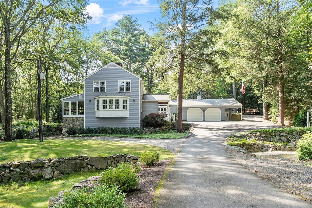 26 Fort Pond Road Property Photo 1