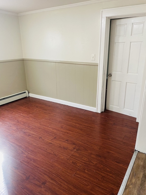 39 Groves Ave Property Photo 5