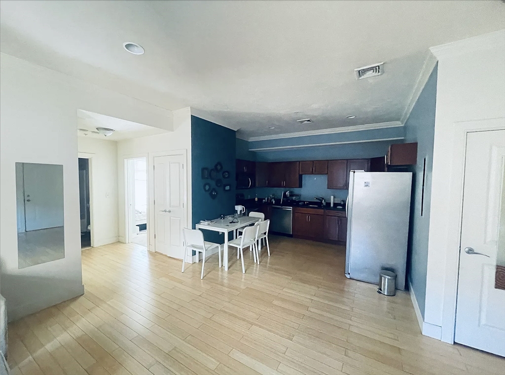 9 Gardner St # 5 Property Photo 1