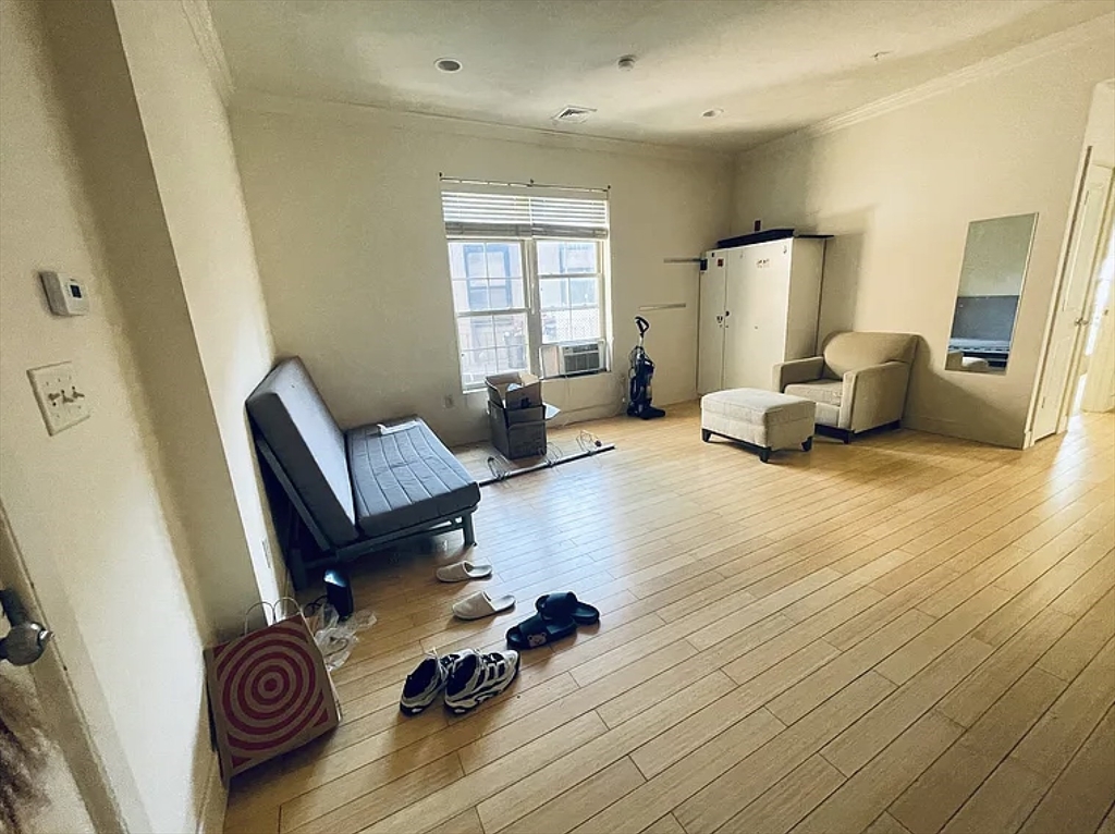 9 Gardner St # 5 Property Photo 2