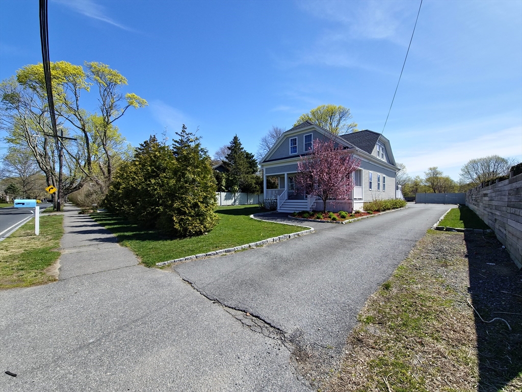 23 Old Barnstable Rd Property Photo 4