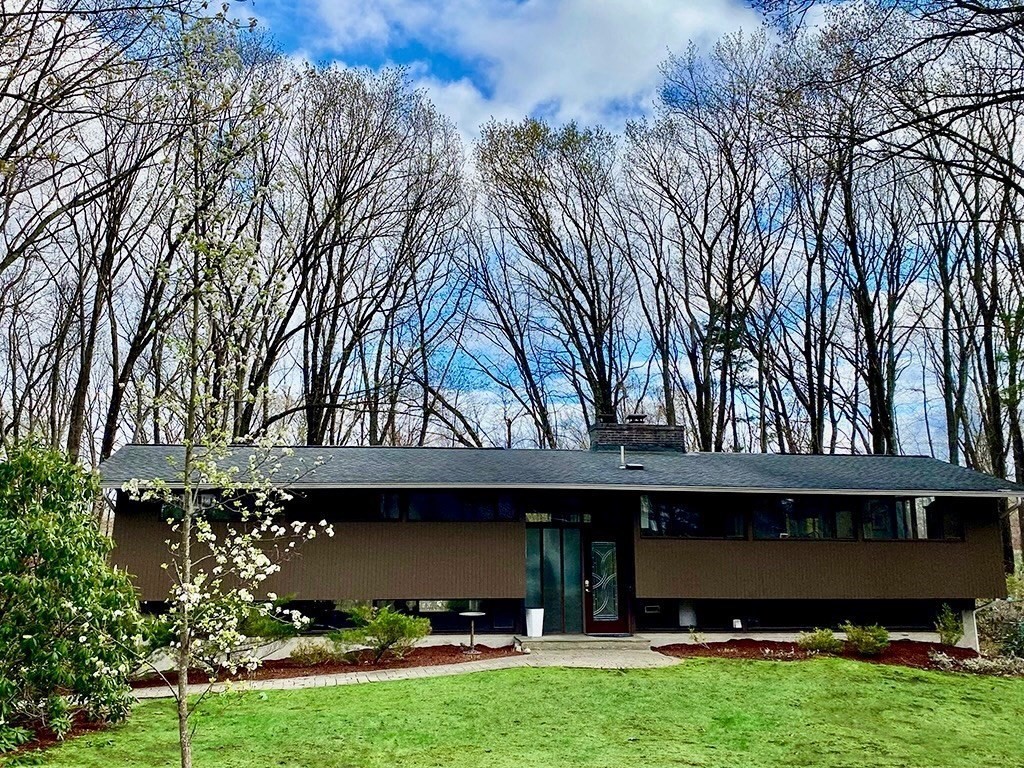 9 Hampton Ln Property Photo