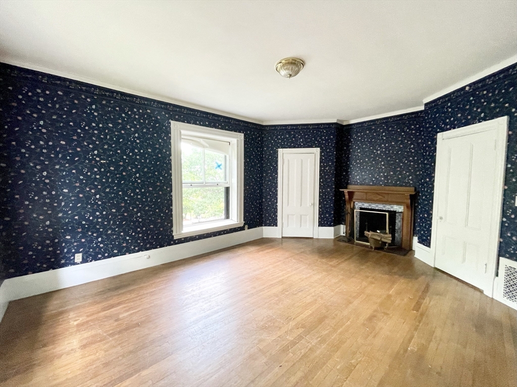 242 Walnut St Property Photo 11